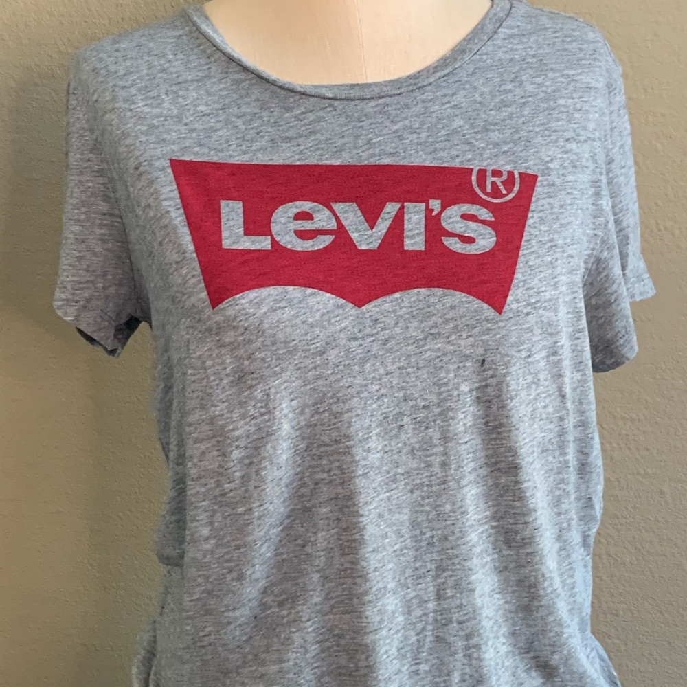 Levi’s T-shirt